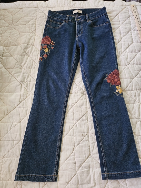 Dittos Denim - Dittos- Floral Embroidered Jeans - Size 8